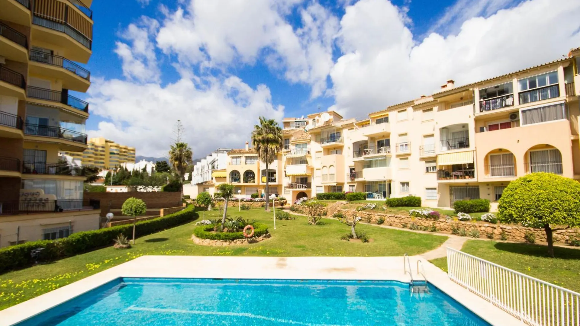 Erisa 55 By Ivi Real Estate Lägenhet Torremolinos Spanien
